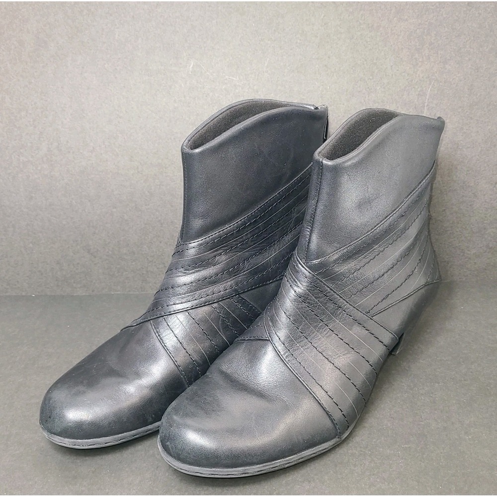 Rockport Womens Black Leather Ankle Booties 7.5M Low Heel Back Zip Comfort